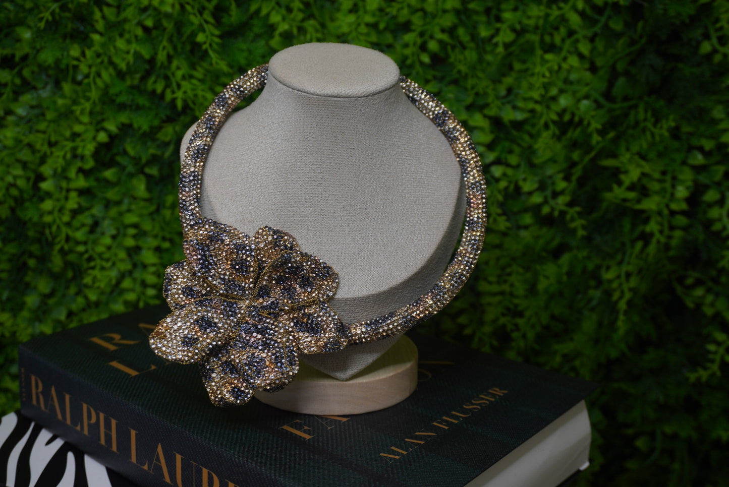 Collier Isa