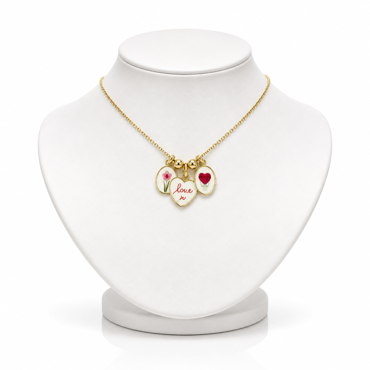 Collana Three Magic