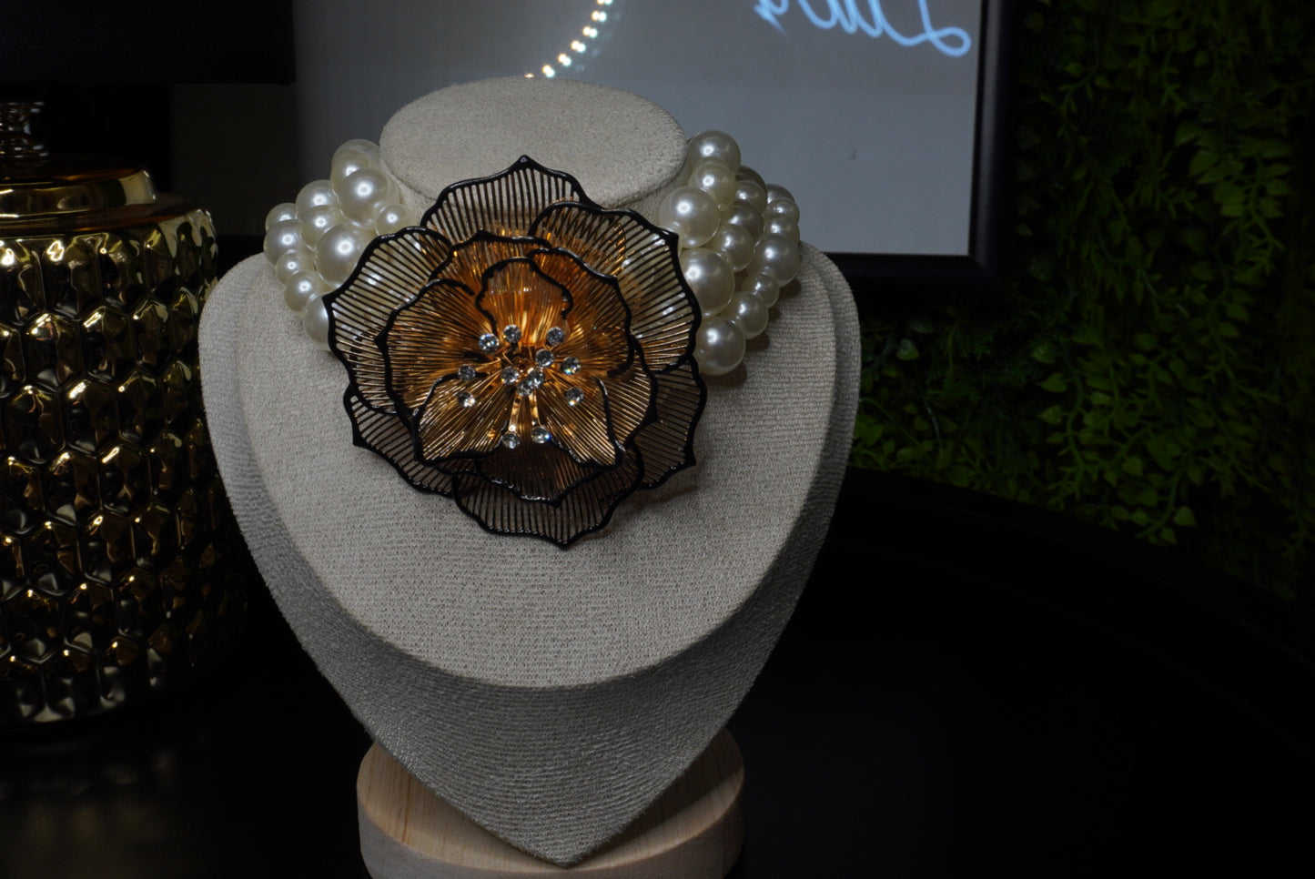 Chocker in perle big fiore Rosaria