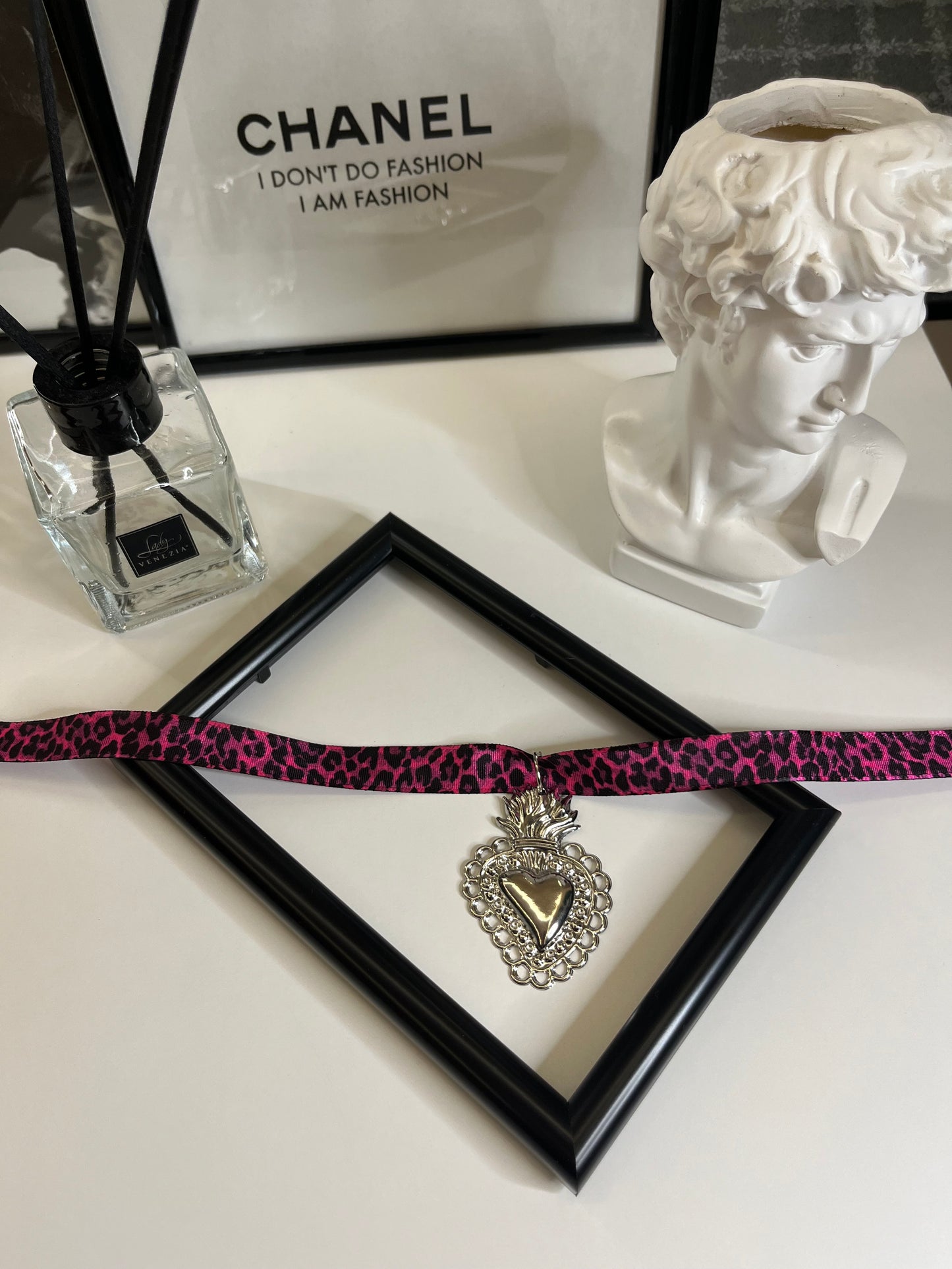 Chocker Sacred Heart Kendy Silver