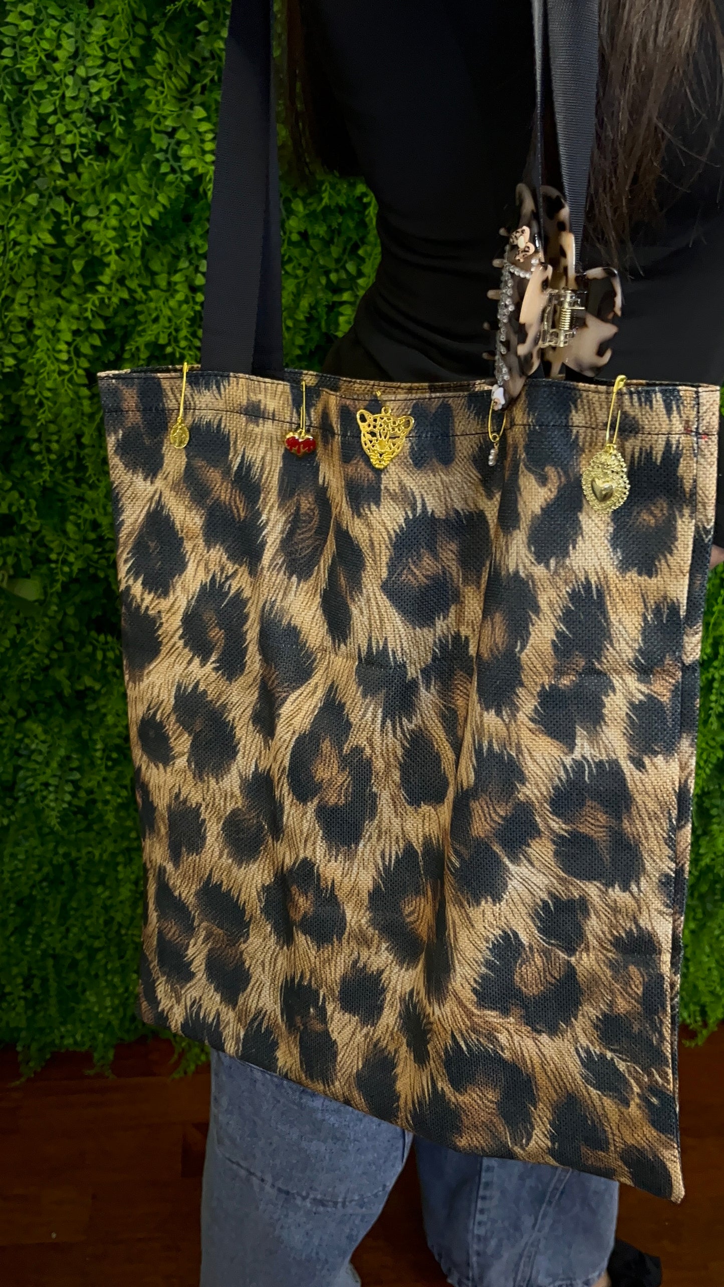 Tote bag Lulu con spille hand Made