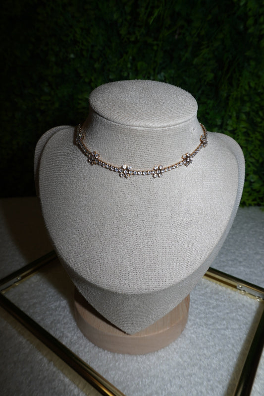 Chocker flower gold