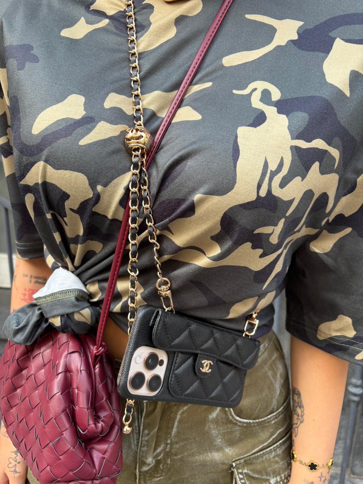 Cover Luxury Nera con tracolla in pre order