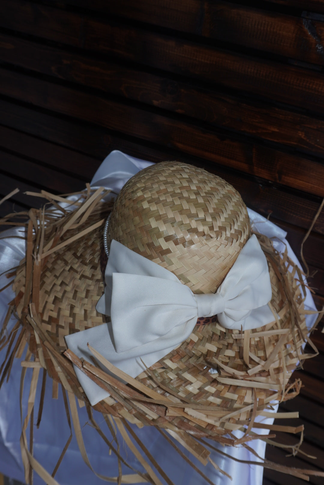Cappello in paglia Big Flake sul retro
