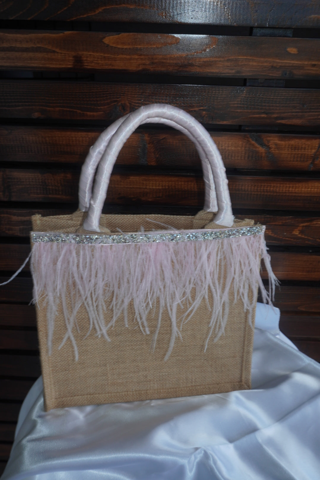 Bag in paglia con piume