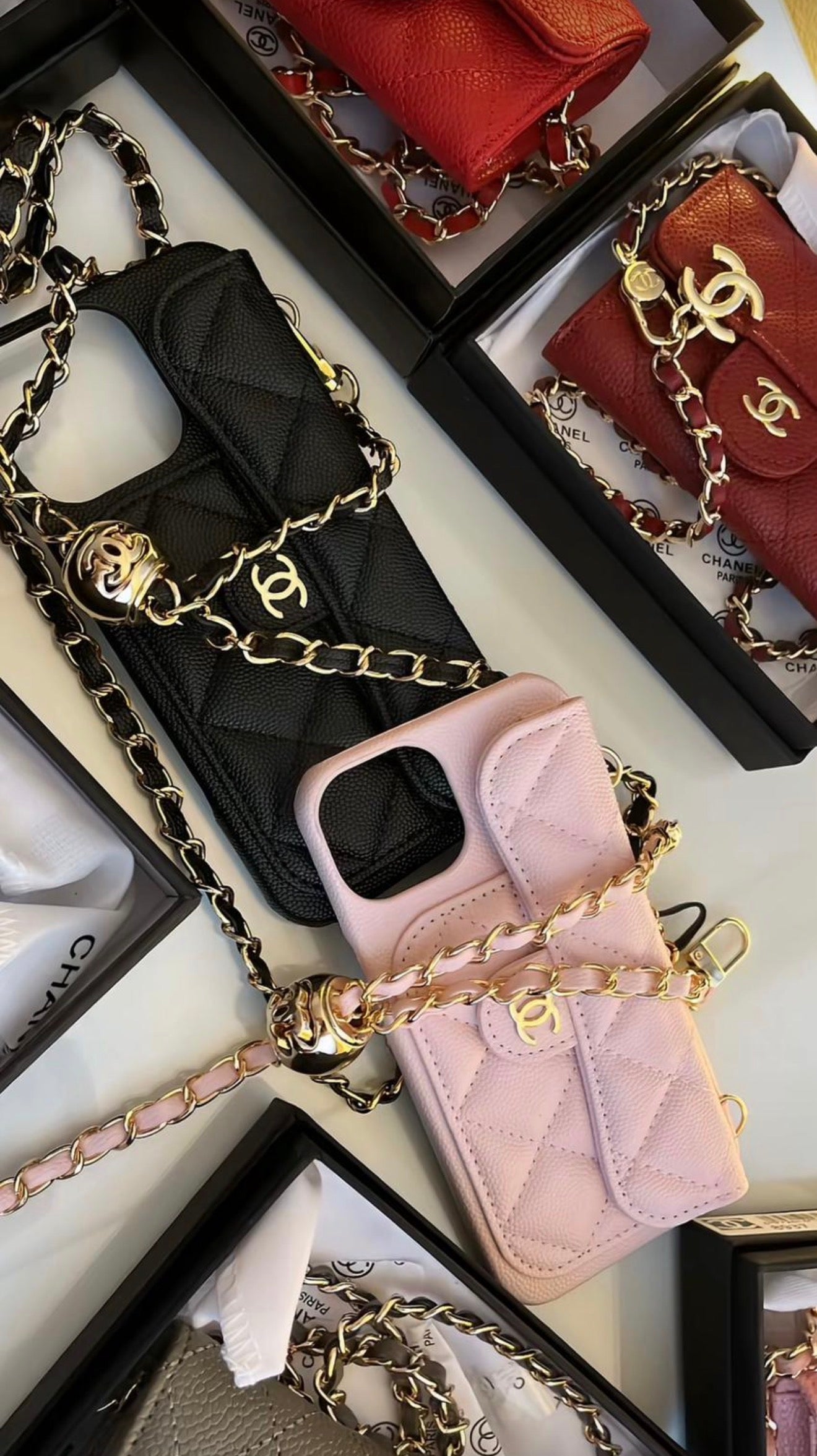 Cover Luxury Nera con tracolla in pre order