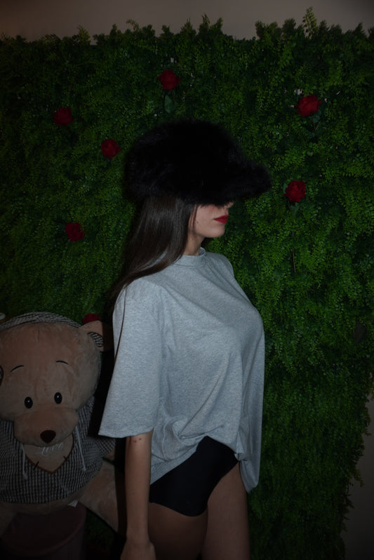 Cappello nero in pelliccia