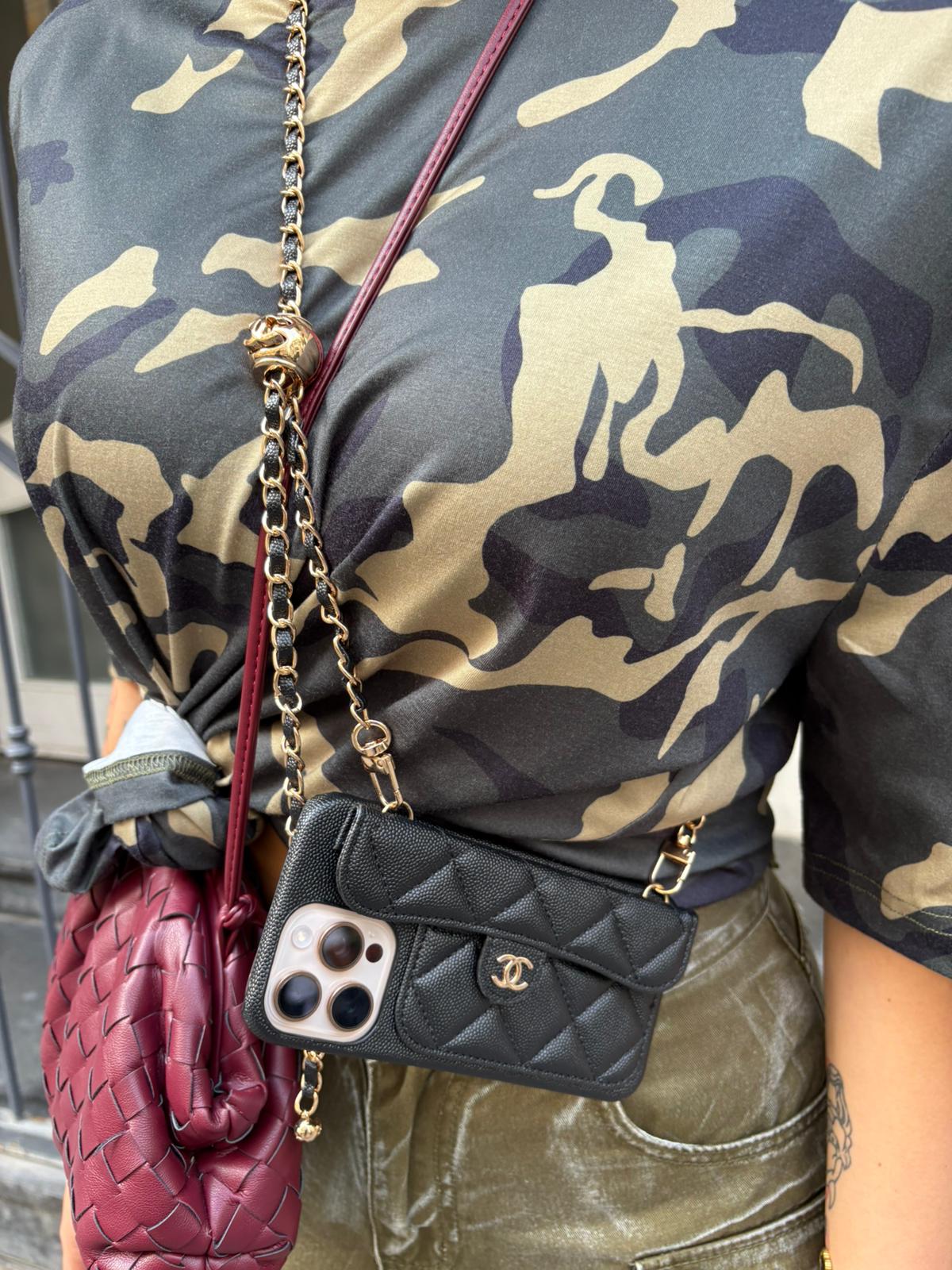 Cover Luxury Nera con tracolla in pre order